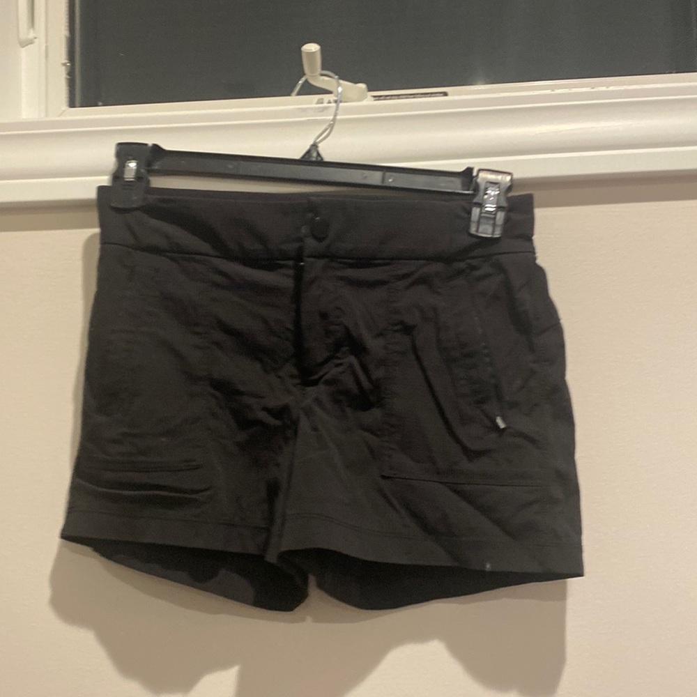Trekki Athleta shorts